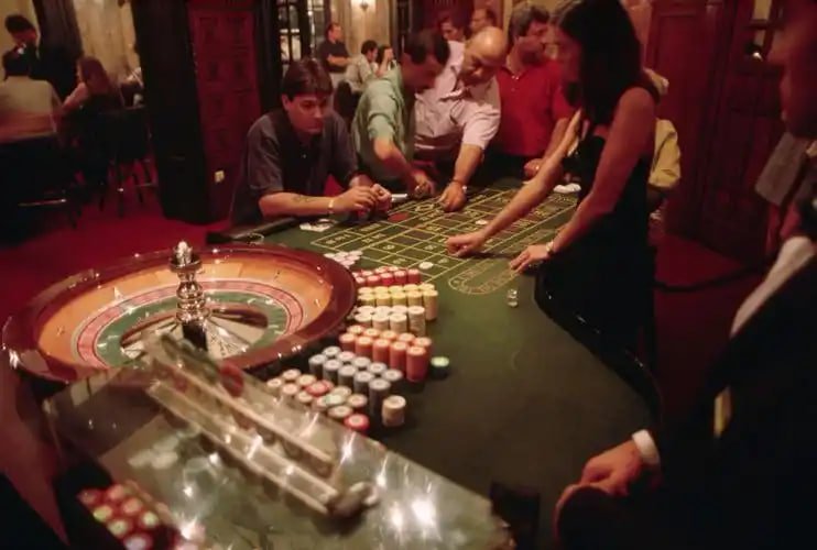 Molbet ကာစီနို — Online Slots နှင့် Table Games ပလက်ဖောင်း